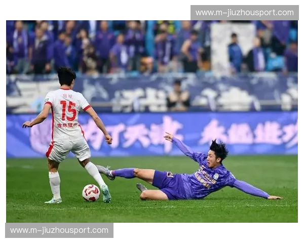 泰达vs亚泰：津门虎与长春豹的绿茵对决，谁能在这场龙争虎斗中笑到最后？